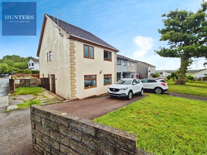 4 Bedroom Detached House For Sale In Mervyn Way, Pencoed, Bridgend, CF35