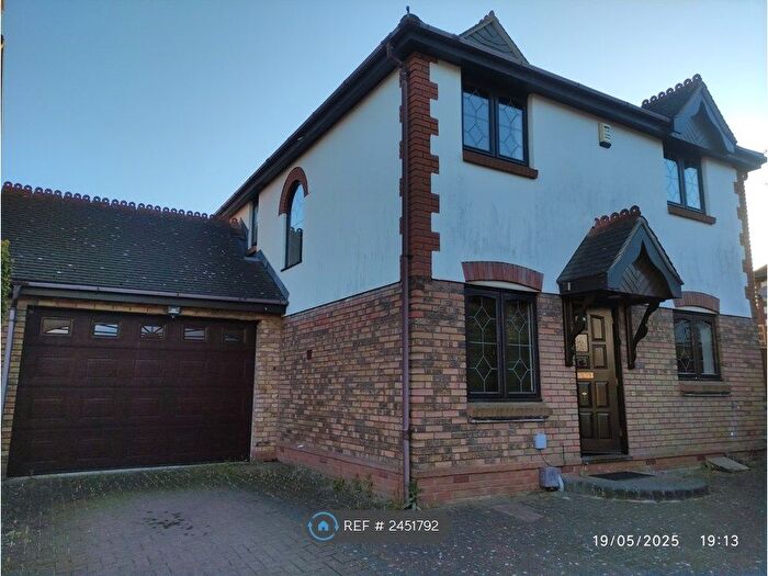4 Bedroom Detached House To Rent In Cumbrae Mews, Wickford, SS12
