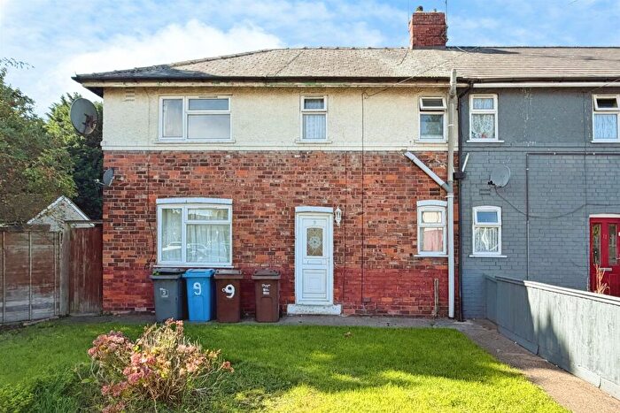 3 Bedroom Semi-Detached House For Sale In Tickton Grove, Hull, HU6