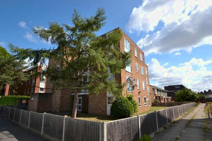 2 Bedroom Flat To Rent In St. James Road, Sutton, SM1
