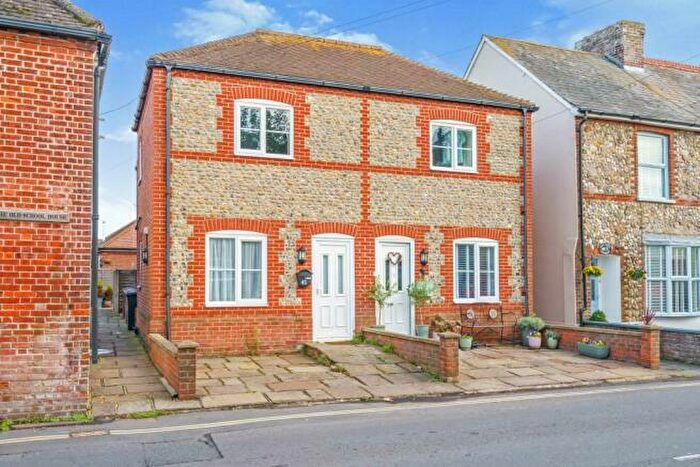 1 Bedroom Apartment To Rent In High Street, PO20