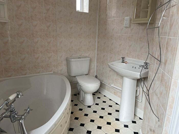 4 Bedroom House To Rent In Biggins Wood Road, Cheriton, CT19