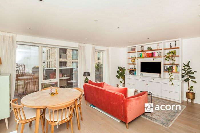 2 Bedroom Flat To Rent In Camberwell Road, London, SE5