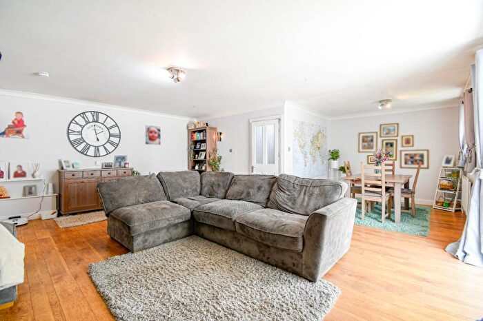 5 Bedroom Detached House For Sale In Atherton Place, Lambourn, RG17