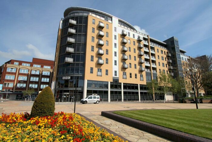 2 Bedroom Flat To Rent In Queens Court, Bbc Building, HU1