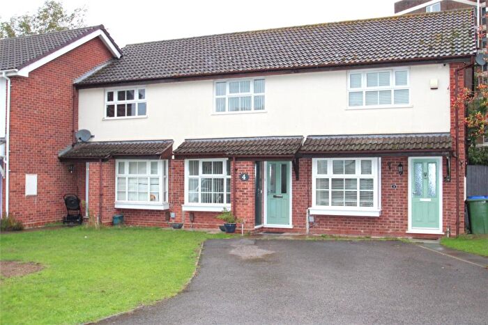 2 Bedroom House For Sale In Viner Close, Walton On Thames, Surrey, KT12