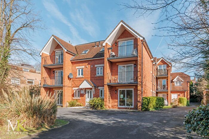 2 Bedroom Flat For Sale In Wellington Road, Bournemouth, BH8