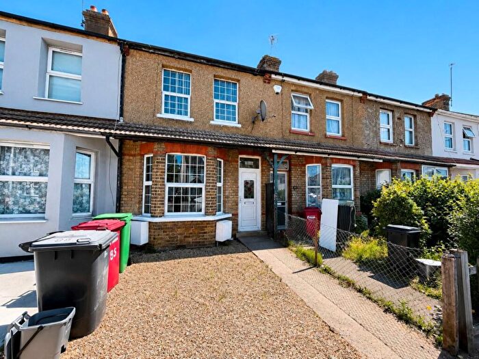 6 Bedroom Terraced House To Rent In Ragstone Road, Slough, SL1