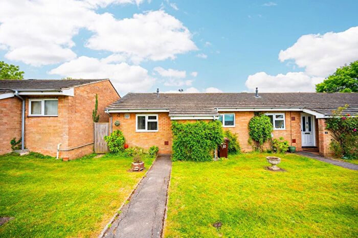 1 Bedroom Bungalow For Sale In Powell Close, Guildford, GU2