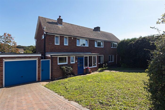 4 Bedroom Semi-Detached House For Sale In Elphinstone Road, Hastings, TN34
