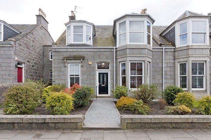 3 Bedroom Flat To Rent In Beechgrove Terrace, West End, Abereen, AB15