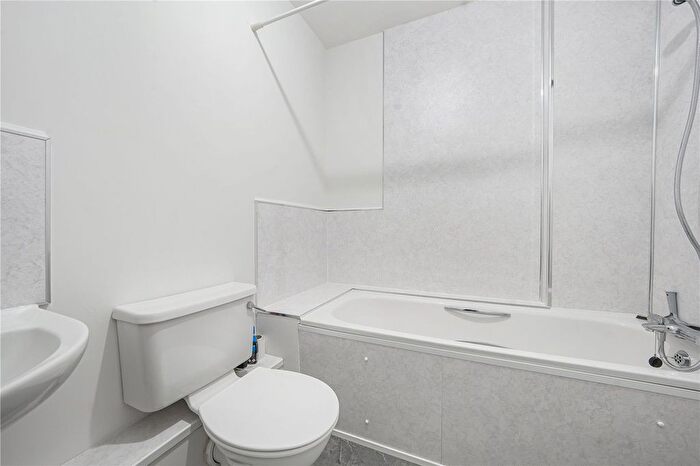 1 Bedroom Flat For Sale In Heath Road, Twickenham, TW1
