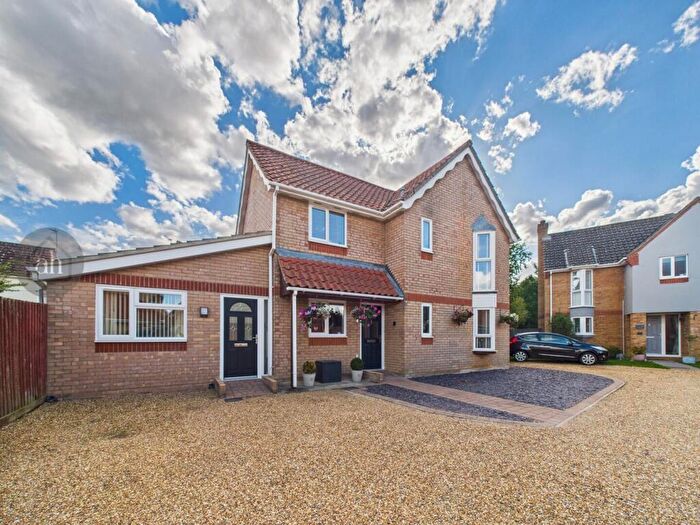 4 Bedroom Detached House For Sale In Cloverfields, Thurston, IP31