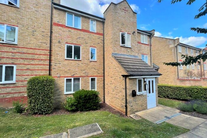 1 Bedroom Flat To Rent In Rookes Crescent, Chelmsford, CM1