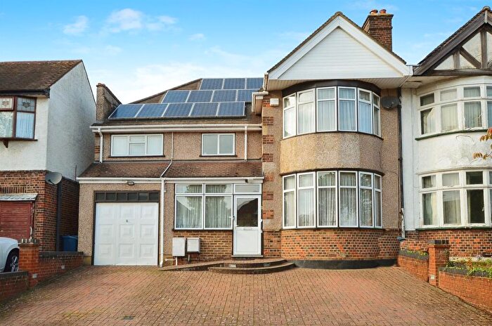 4 Bedroom Semi-Detached House For Sale In Flambard Road, Harrow, HA1