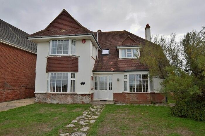 4 Bedroom Detached House To Rent In Marine Drive East, Barton On Sea, New Milton, Hampshire., BH25