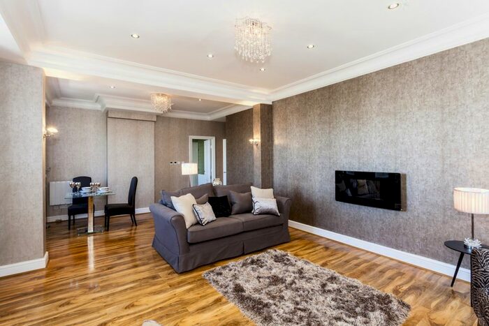 2 Bedroom Flat To Rent In Spring Gardens, London, SW1A