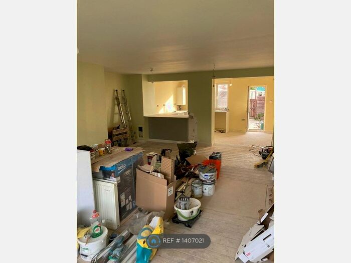 3 Bedroom Terraced House To Rent In Kingston Avenue, Clevedon, BS21