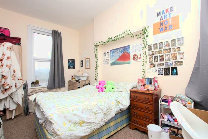 3 Bedroom Flat To Rent In Newbridge Road, Bath, BA1