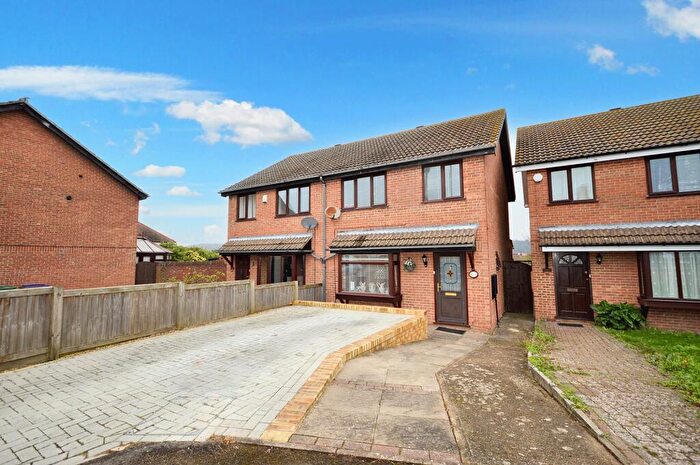 3 Bedroom Semi-Detached House For Sale In Shorncliffe Road, Folkestone, CT20