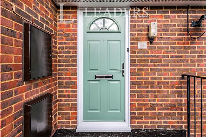 2 Bedroom Flat To Rent In Carlton House, Milford Road, Elstead, GU8