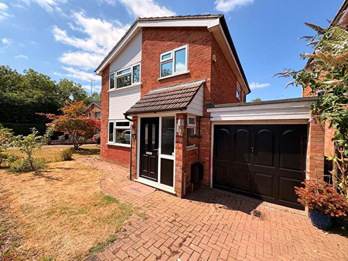 3 Bedroom Detached House For Sale In The Croft, Daventry, Northamptonshire, NN11