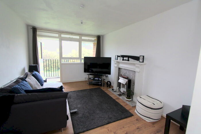 1 Bedroom Flat To Rent In Batemoor Road, Sheffield, S8