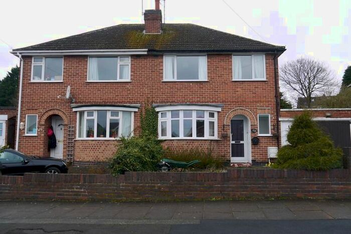 3 Bedroom Town House To Rent In Minster Crescent, Leicester, LE4