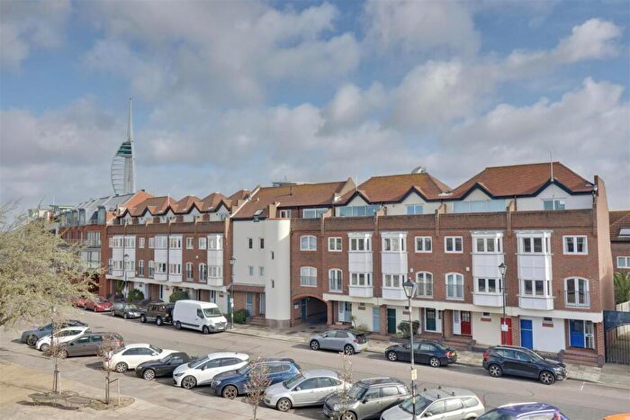 4 Bedroom Town House For Sale In Broad Street, Old Portsmouth, Hampshire, PO1