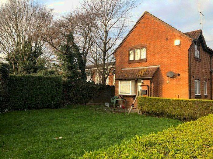 Studio To Rent In Lothian Avenue, Hayes, Greater London UB4