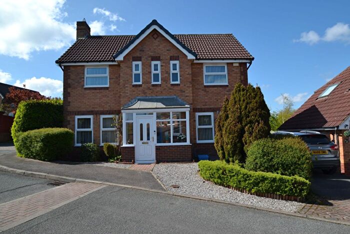 3 Bedroom Detached House For Sale In Near Crook, Thackley, Bradford, BD10