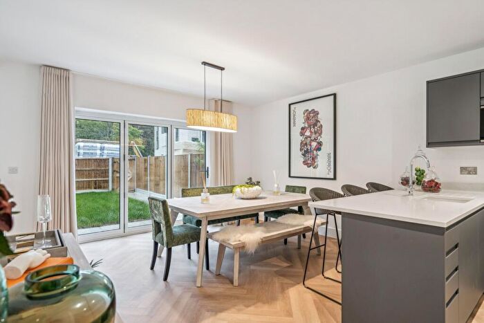 5 Bedroom End Of Terrace House To Rent In Aquilla Row, Great Warley, CM13