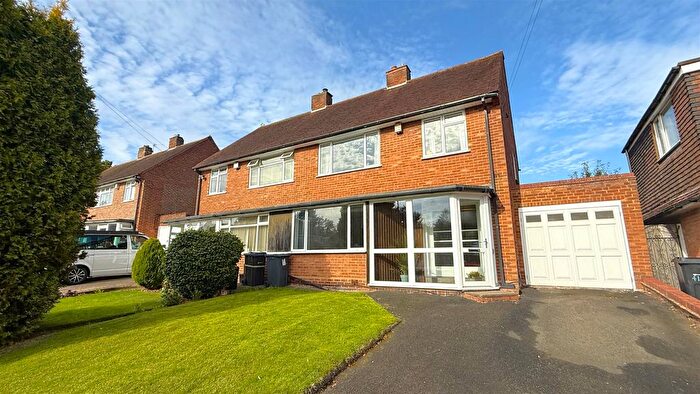 3 Bedroom Semi-Detached House For Sale In Heath Road South, Northfield Bvt, Birmingham, B31