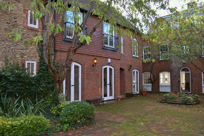 2 Bedroom Apartment To Rent In The Courtyard, Lombard Street, OX14