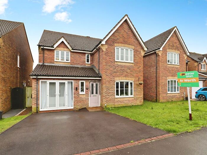 4 Bedroom Detached House For Sale In Beech Wood Drive, Tonyrefail, Porth, CF39