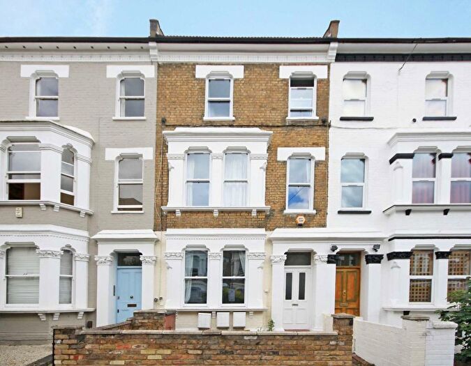 3 Bedroom Flat To Rent In Frithville Gardens, London, W12