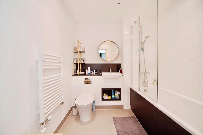 2 Bedroom Apartment To Rent In Chamberlain Court, Ironworks Way, Upton Park, E13