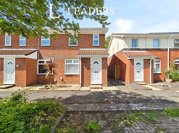 2 Bedroom End Of Terrace House For Sale In Heather Close, Gosport, Hampshire, PO13
