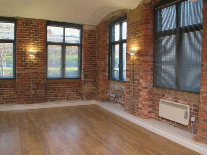 2 Bedroom Flat To Rent In East Street, Leeds, LS9