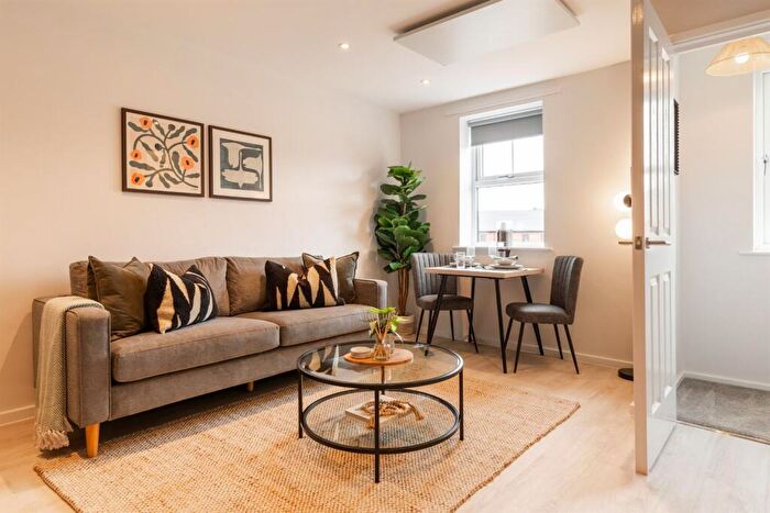 2 Bedroom End Of Terrace House To Rent In Casa North Valley, NG7