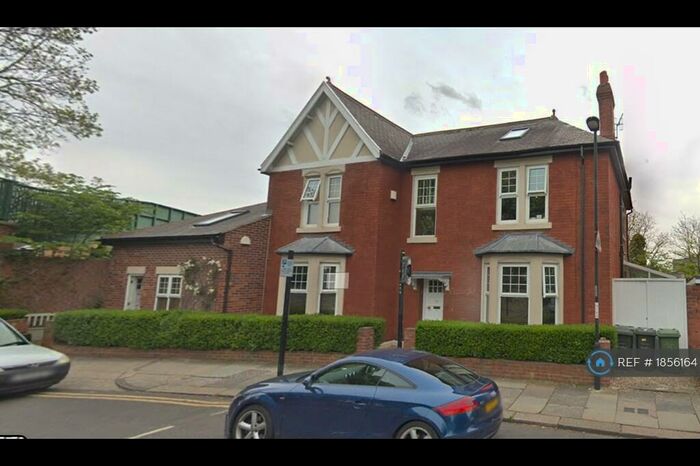 7 Bedroom Semi-Detached House To Rent In Tankerville Terrace, Newcastle Upon Tyne, NE2