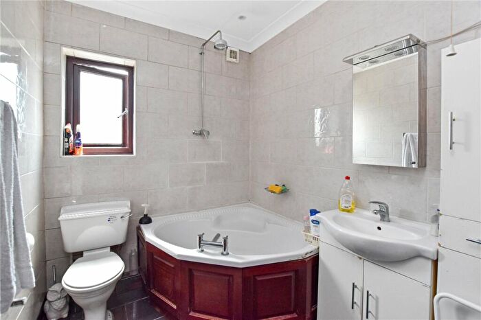 5 Bedroom Semi-Detached House For Sale In Brampton Road, Bexleyheath, DA7