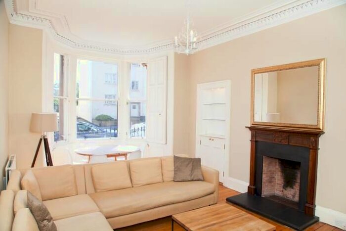 2 Bedroom Flat To Rent In Melgund Terrace, Edinburgh EH7