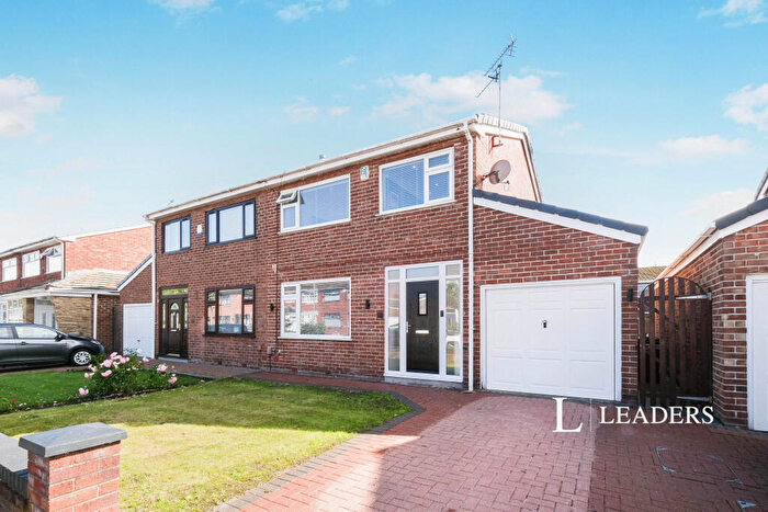 3 Bedroom Semi-Detached House To Rent In Exeter Close, L10