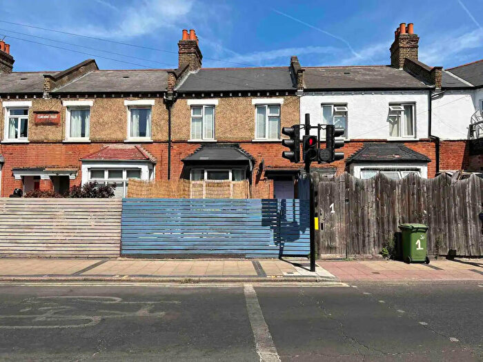 2 Bedroom Apartment For Sale In Claremont Villas, Southampton Way, Camberwell, SE5
