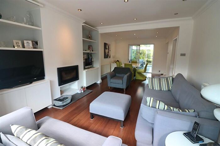 4 Bedroom Detached House To Rent In Chantry Way, Swanland, North Ferriby, HU14