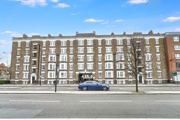 4 Bedroom Flat For Sale In Old Kent Road, London, SE1