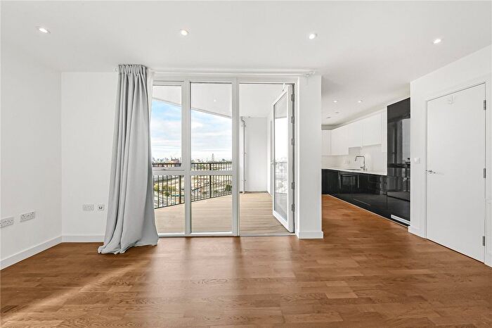 2 Bedroom Flat For Sale In Discovery Tower, Canning Town, E16