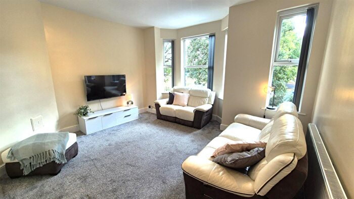 5 Bedroom End Of Terrace House To Rent In Platt Lane, Rusholme, Manchester, M14