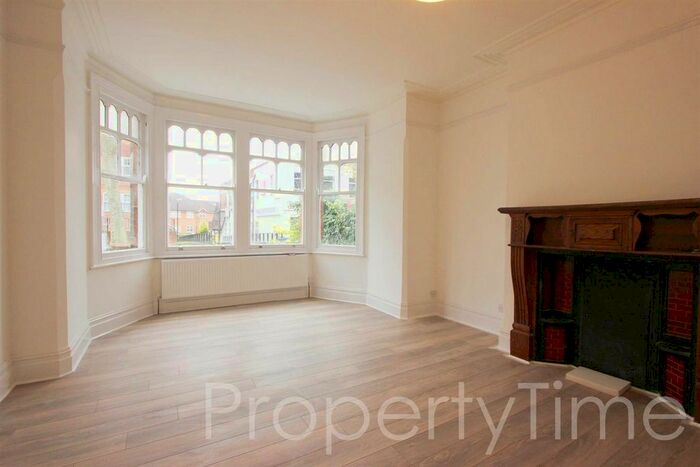 2 Bedroom Flat To Rent In Woodside Lane, Woodside Park, N12